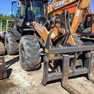 2017 CASE 821G