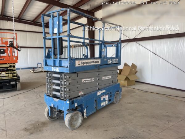 2017 GENIE GS-3232