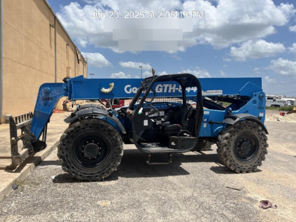 2017 GENIE GTH-844