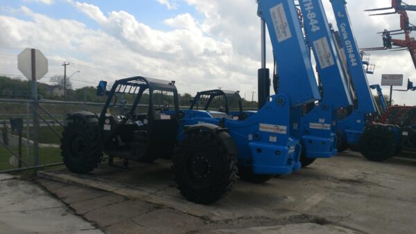 2017 GENIE GTH-844
