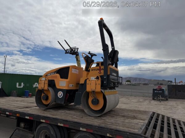 2017 HYUNDAI HR30T-9