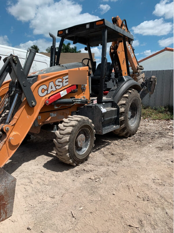 2018 CASE 580N