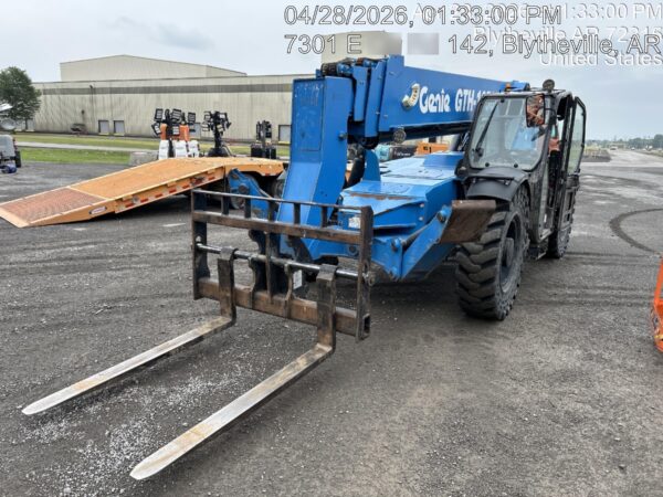 2018 GENIE GTH-1056