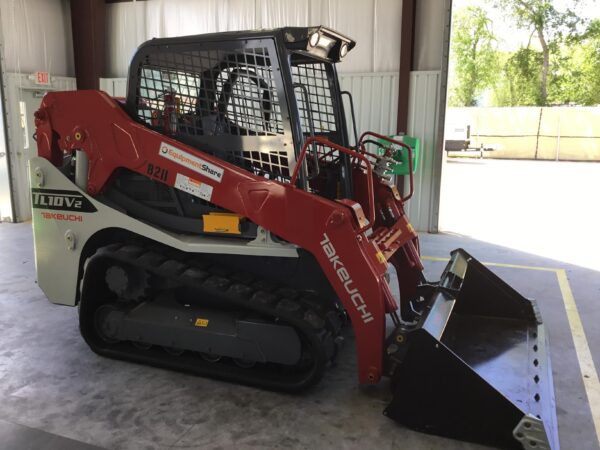 2018 TAKEUCHI TL10V2-CR