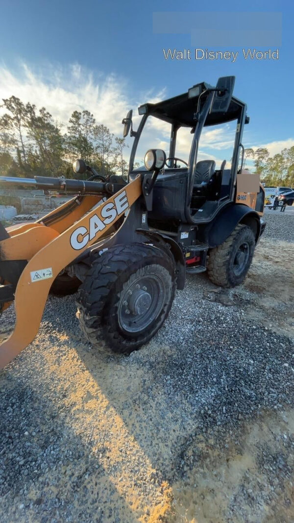 2019 CASE 321F