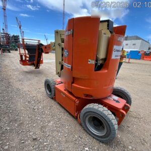 2019 JLG E300AJP