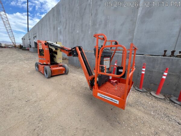 2019 JLG E300AJP