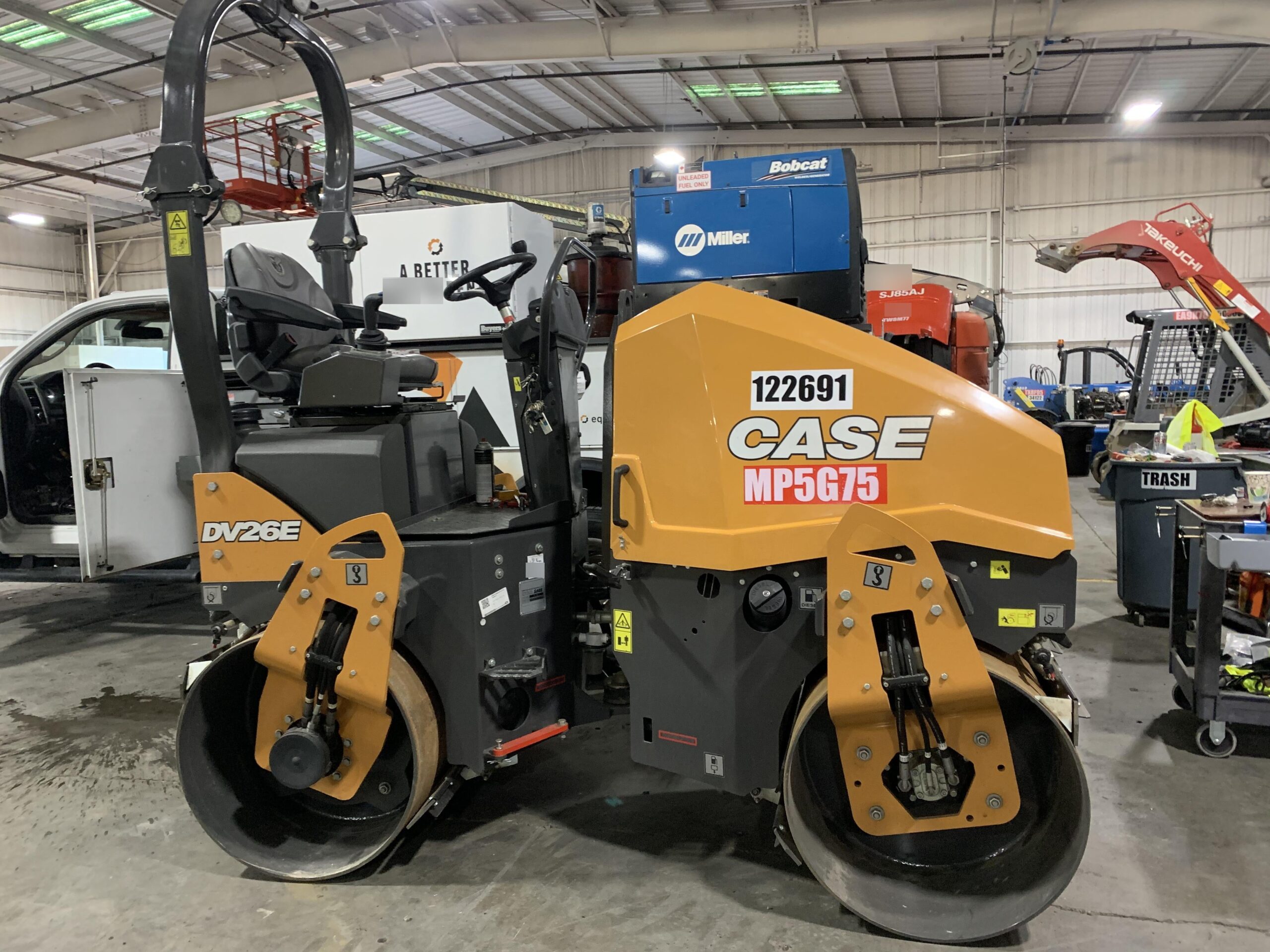2020 CASE DV26E