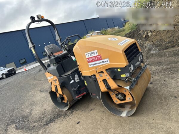 2020 CASE DV26E