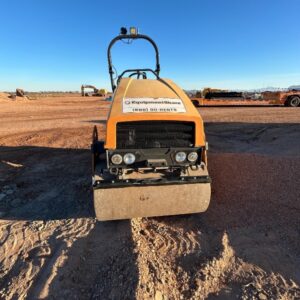2020 CASE DV26E