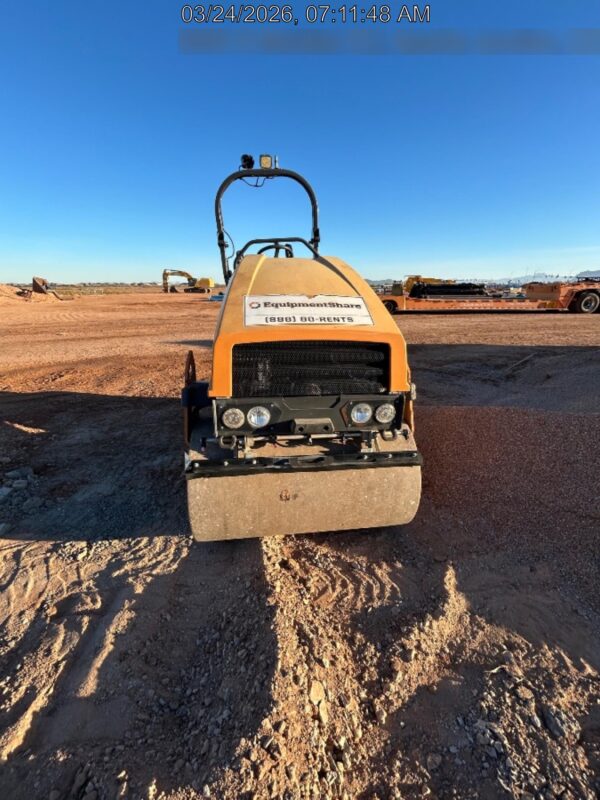 2020 CASE DV26E