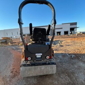 2020 CASE DV26E