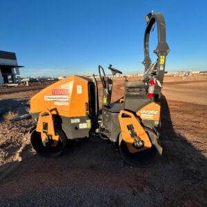 2020 CASE DV26E