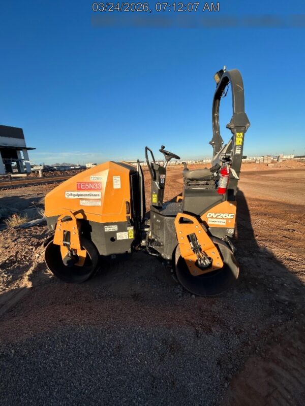 2020 CASE DV26E