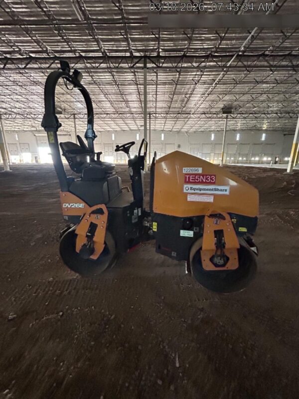 2020 CASE DV26E