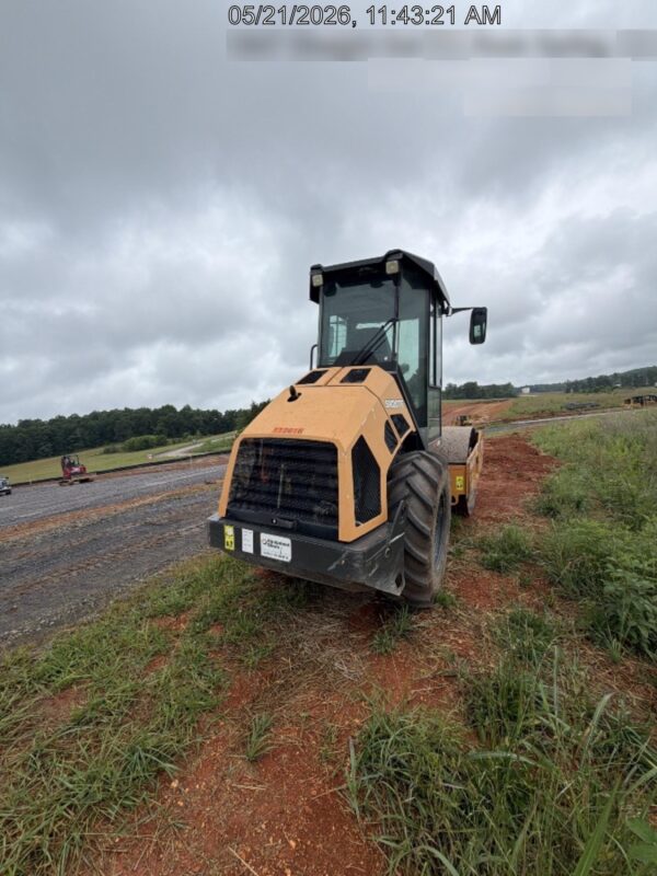2020 CASE SV207E