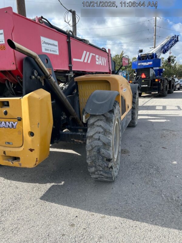 2020 SANY STH1056