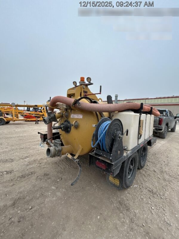 2020 VAC-TRON LP573XDT