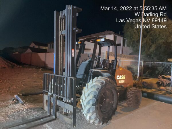 2021 CASE 588H