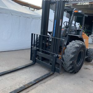 2021 CASE 588H