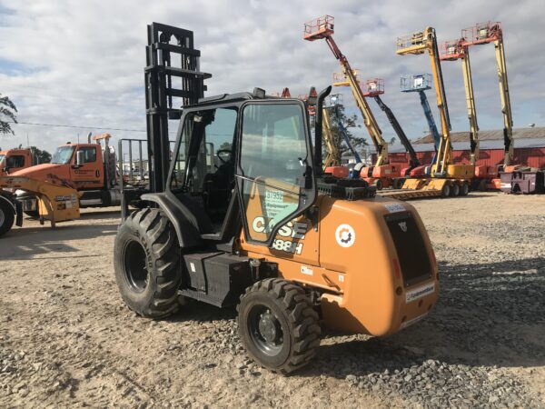 2021 CASE 588H