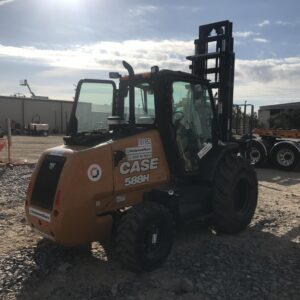 2021 CASE 588H