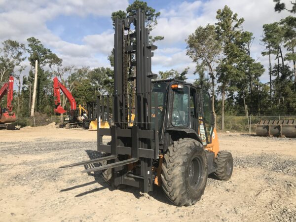 2021 CASE 588H