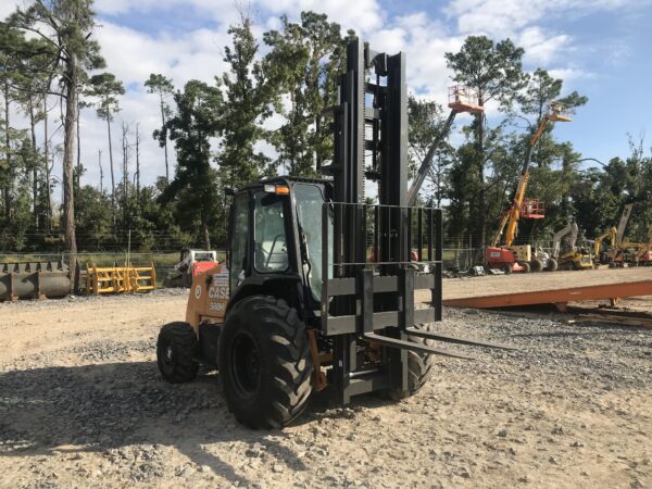 2021 CASE 588H