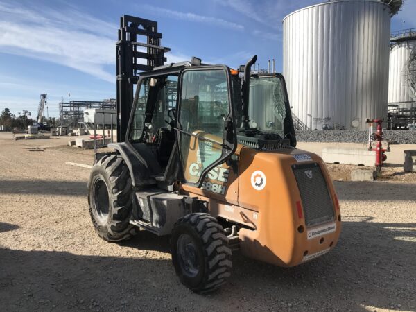 2021 CASE 588H