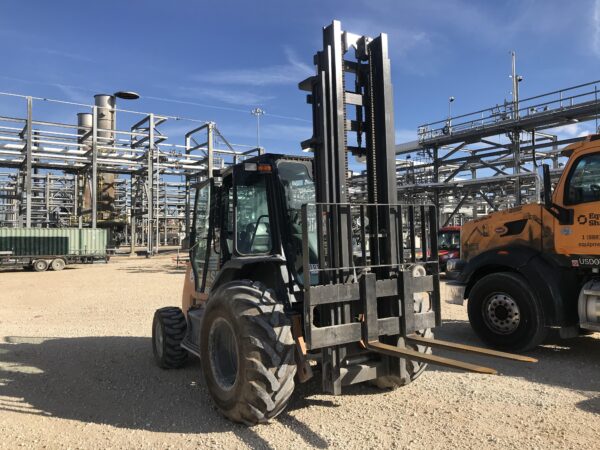 2021 CASE 588H