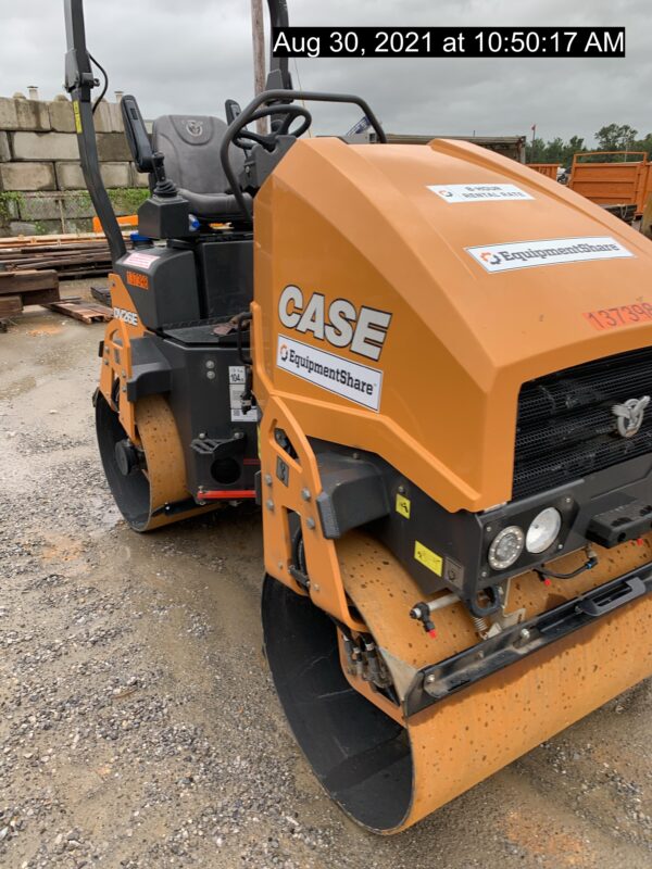 2021 CASE DV26E