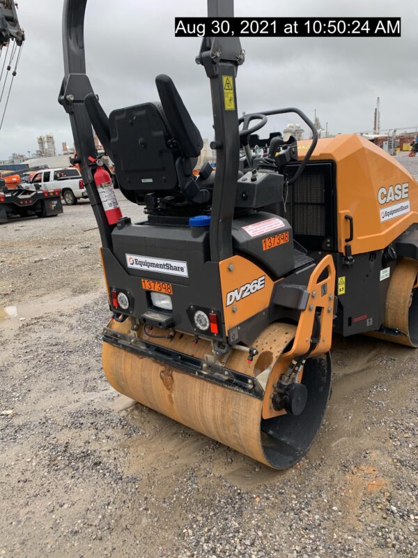 2021 CASE DV26E