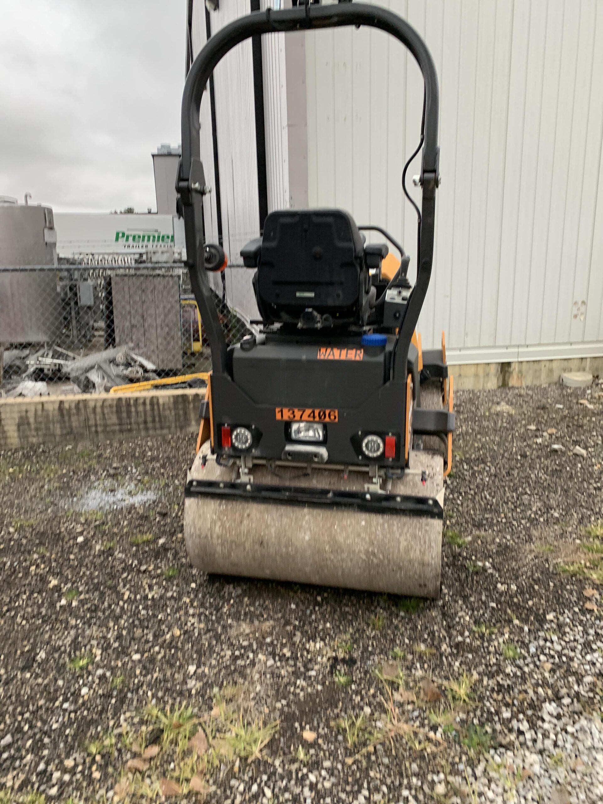 2021 CASE DV26E
