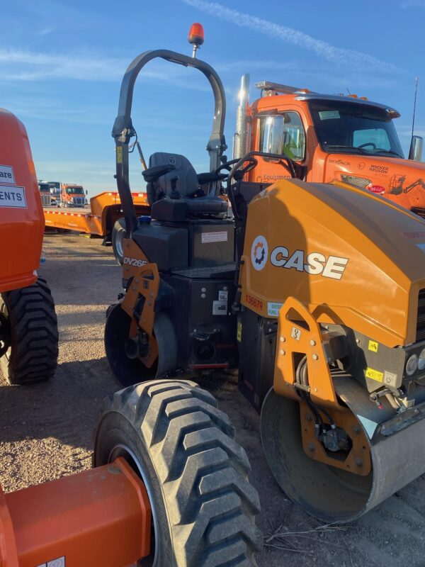2021 CASE DV26E