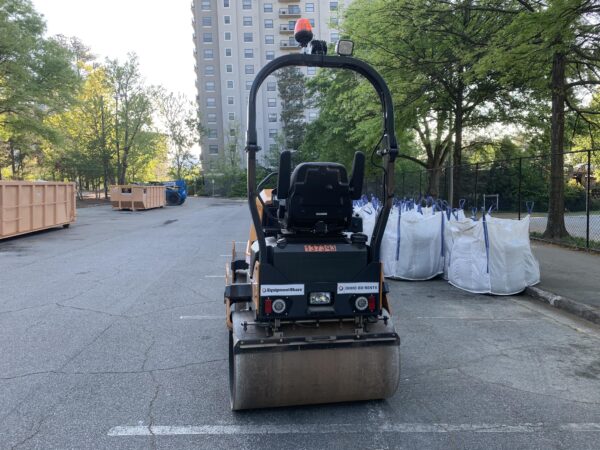 2021 CASE DV26E