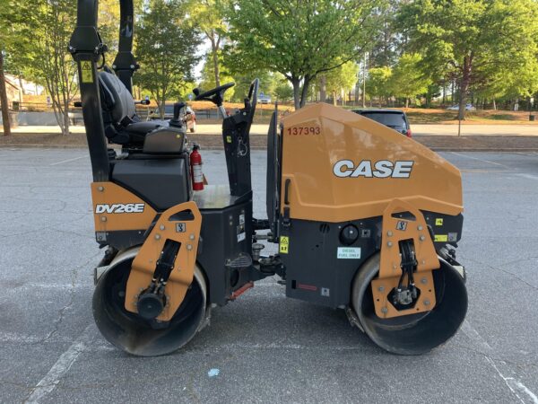 2021 CASE DV26E