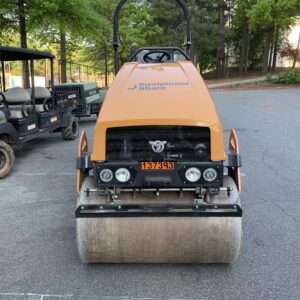 2021 CASE DV26E