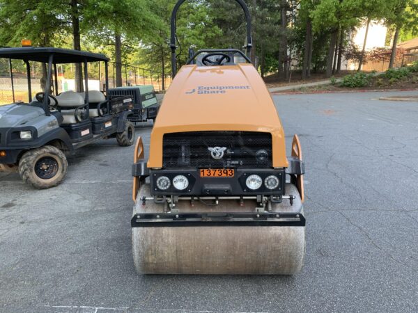2021 CASE DV26E