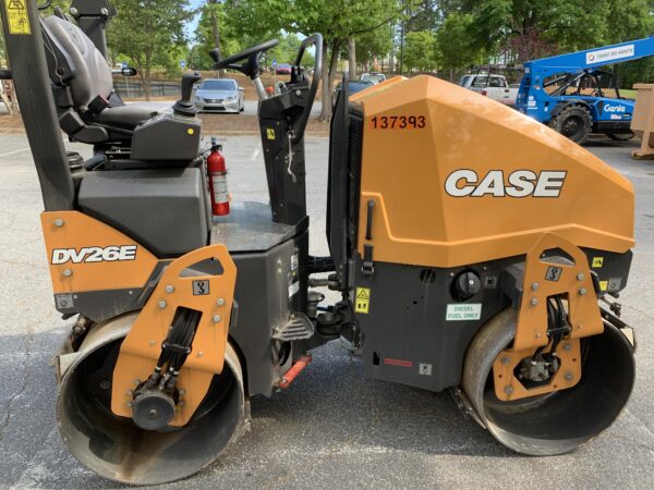 2021 CASE DV26E