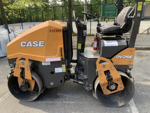 2021 CASE DV26E