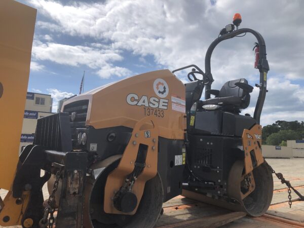 2021 CASE DV26E
