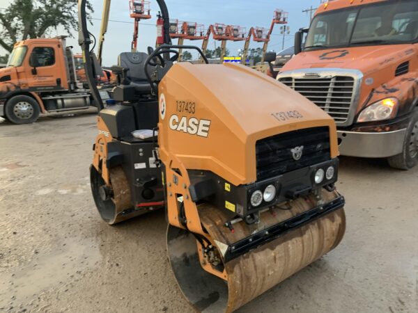 2021 CASE DV26E