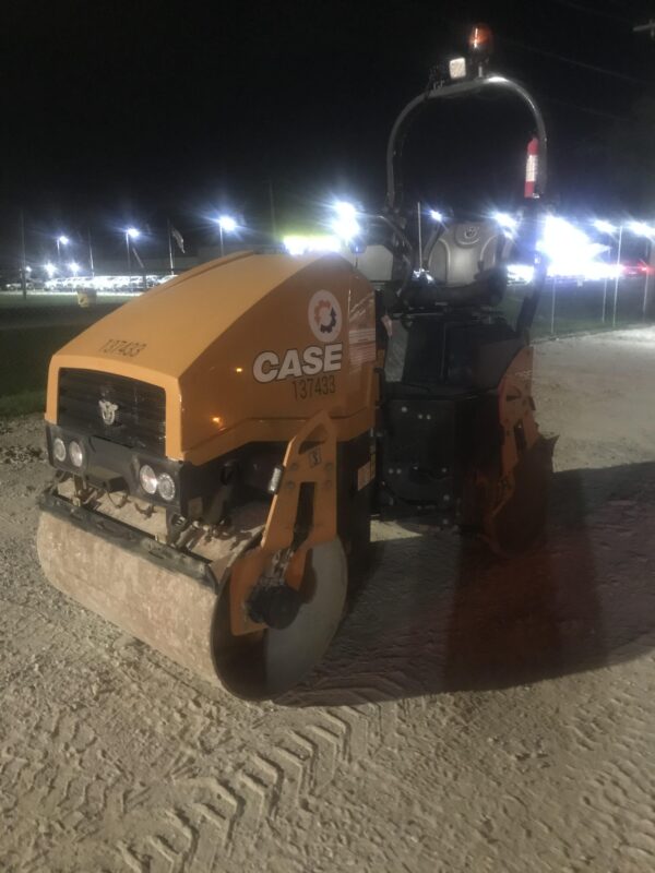 2021 CASE DV26E