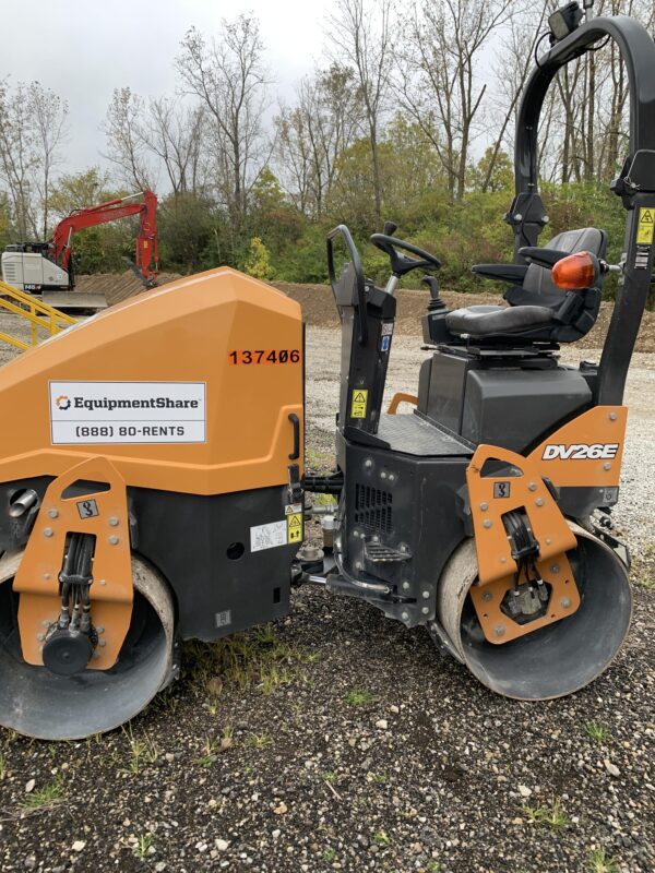 2021 CASE DV26E