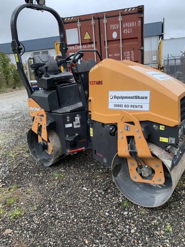 2021 CASE DV26E