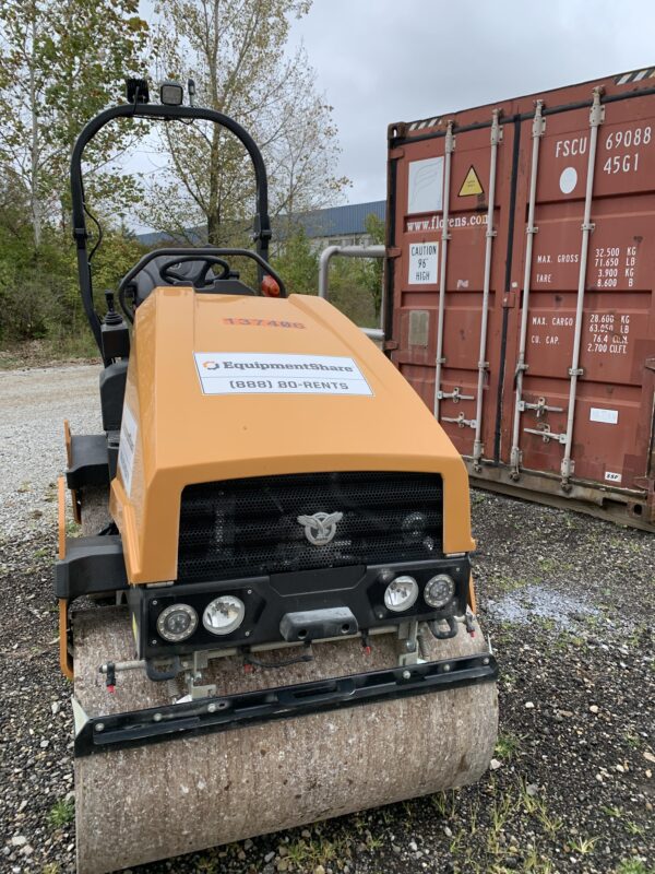 2021 CASE DV26E