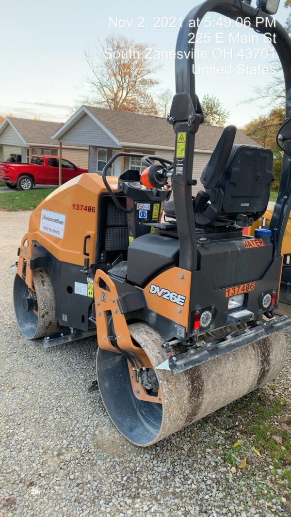 2021 CASE DV26E