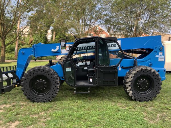 2021 GENIE GTH-844