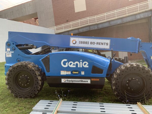2021 GENIE GTH-844