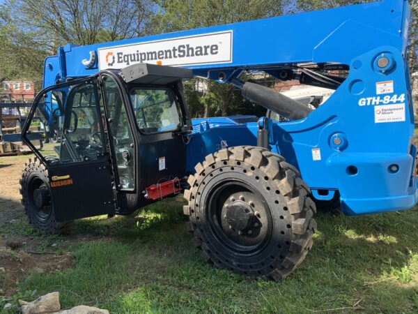2021 GENIE GTH-844